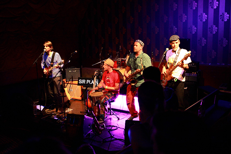 Konzert mit GERRY & THE PEACEMAKERS, SIR PLAIN und VERBOTENSa. 03.10.2015 20.00 Uhr