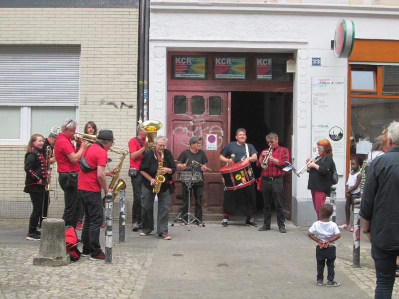 Eröffnungskonzert | schwarz/rot Atemgold 09 | die Dorfkapelle des RuhrgebietsSo. 13.11.2022 – 15:00 Uhr